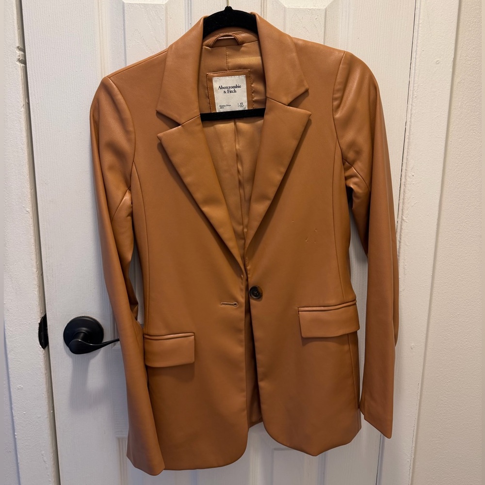 Abercrombie & Fitch Women's Tan Faux Leather Blazer